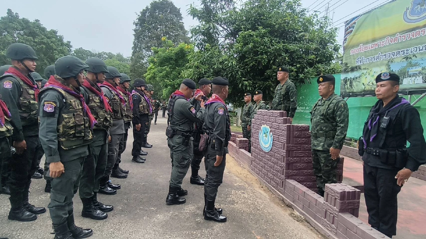 "แม่ทัพภาค 2" นำสิ่งของพระราชทานมอบให้ "ทหาร" ชายแดนไทย-กัมพูชา