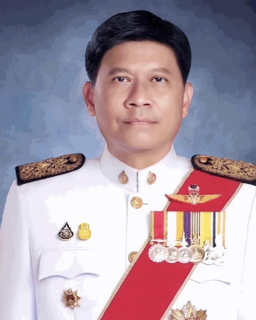 นายฉัตรชัย ไทรโชต