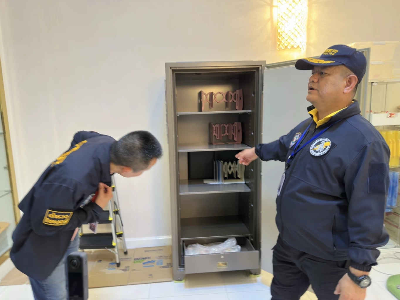 บุกคฤหาสน์หรู - เป้าหมาย 7 จุด ล่า 3 "ลูกก๊ก อาน” หลังออกหมายจับ