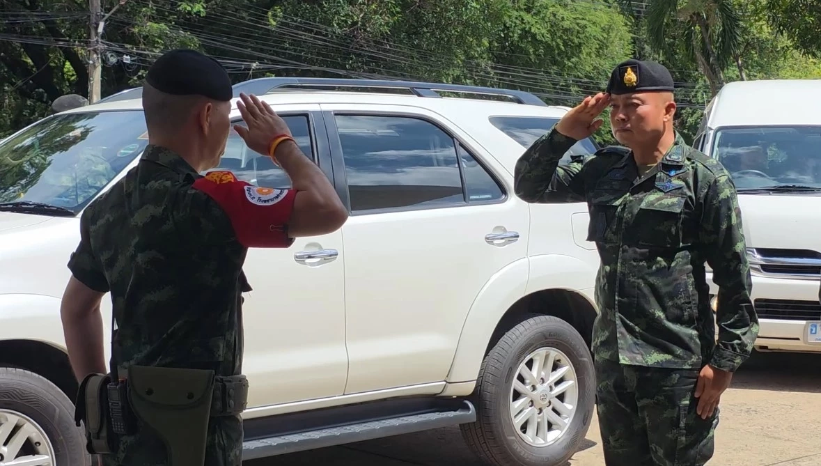 แม่ทัพภาค 2 รุดเยี่ยม ให้กำลังใจ 3 ทหารเหยียบทุ่นสังหาร