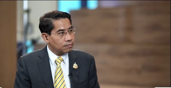 “ดร.ณัฏฐ์” หรือ ดร.ณัฐวุฒิ วงศ์เนียม นักกฎหมายมหาชน 