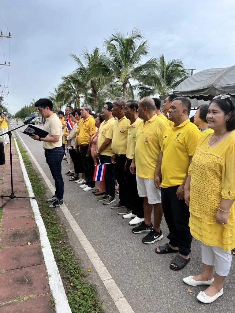 “ปณิธาน ประจวบเหมาะ” เลี้ยงอาหารชาวทับสะแก ถวายเป็นพระราชกุศล