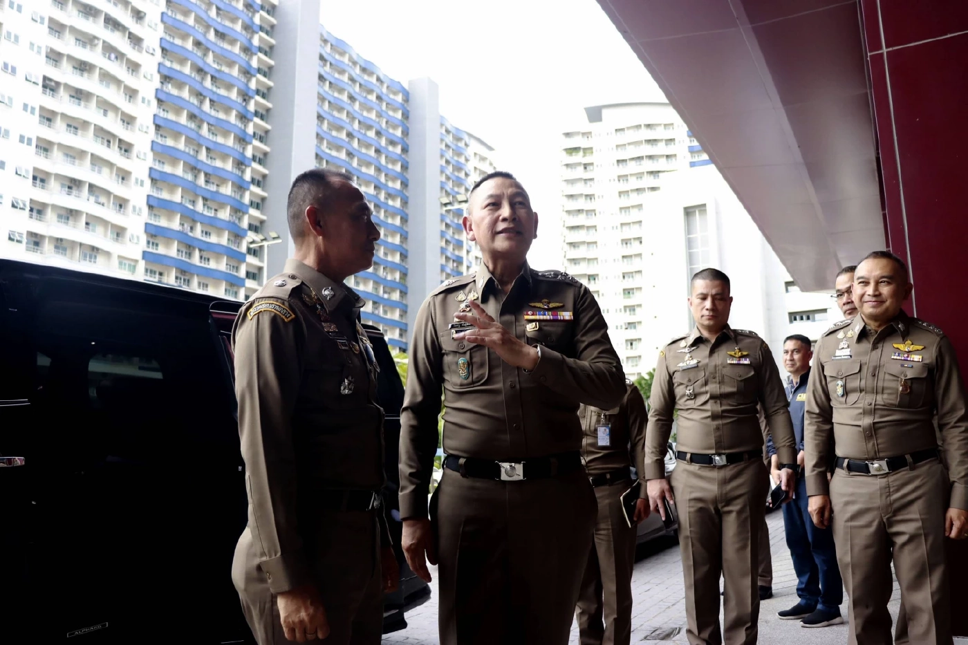 \"บิ๊กต่าย\" เผยตั้ง \"ศูนย์ร้องเรียนพระฉาว\" รับเรื่องแล้ว 69 เรื่อง ยกนิ้วให้ \"บิ๊กเต่า\" ทำงานเยี่ยม