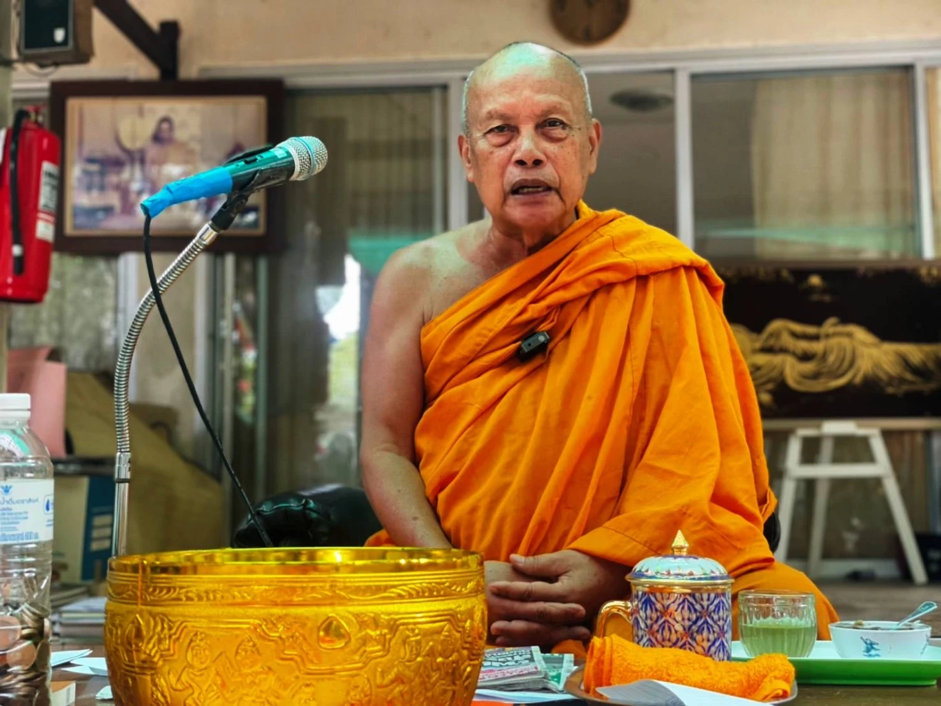 "พระพยอม" หนุนแนวคิด "สุชาติ" แยกเงินวัด-เงินพระ ชี้ตั้ง "ธนาคารพุทธศาสนา" อาจเป็นทางออกสางปัญหาเงินทอน