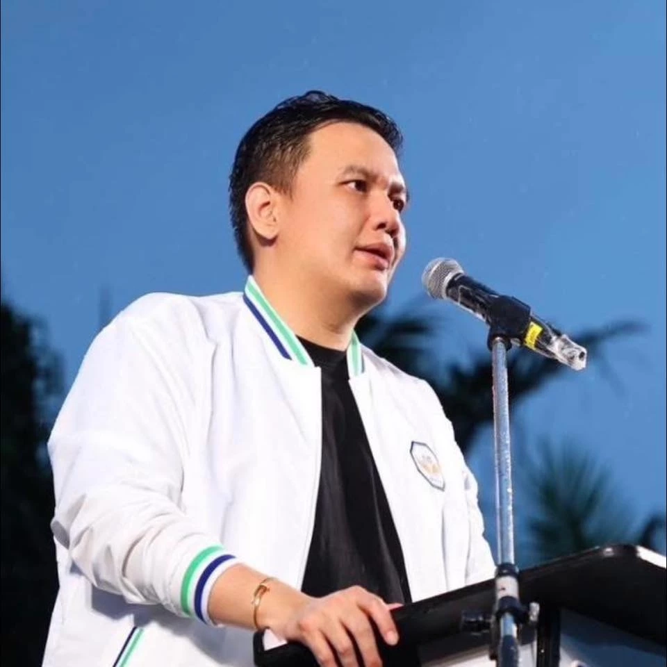 ไผ่ ลิกค์ สส.กำแพงเพชร เลขาธิการพรรคกล้าธรรม