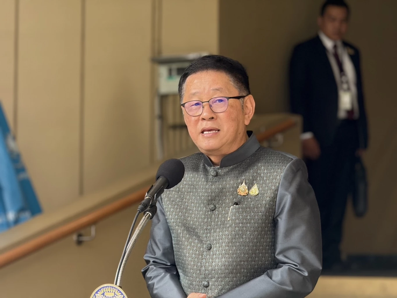 นายประเสริฐ จันทรรวงทอง รองนายกรัฐมนตรี และ รมว.ดิจิทัลเพื่อเศรษฐกิจและสังคม 