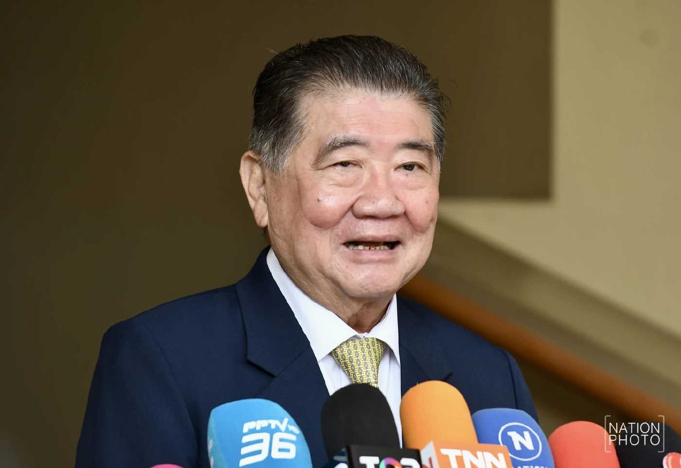 นายภูมิธรรม เวชยชัย