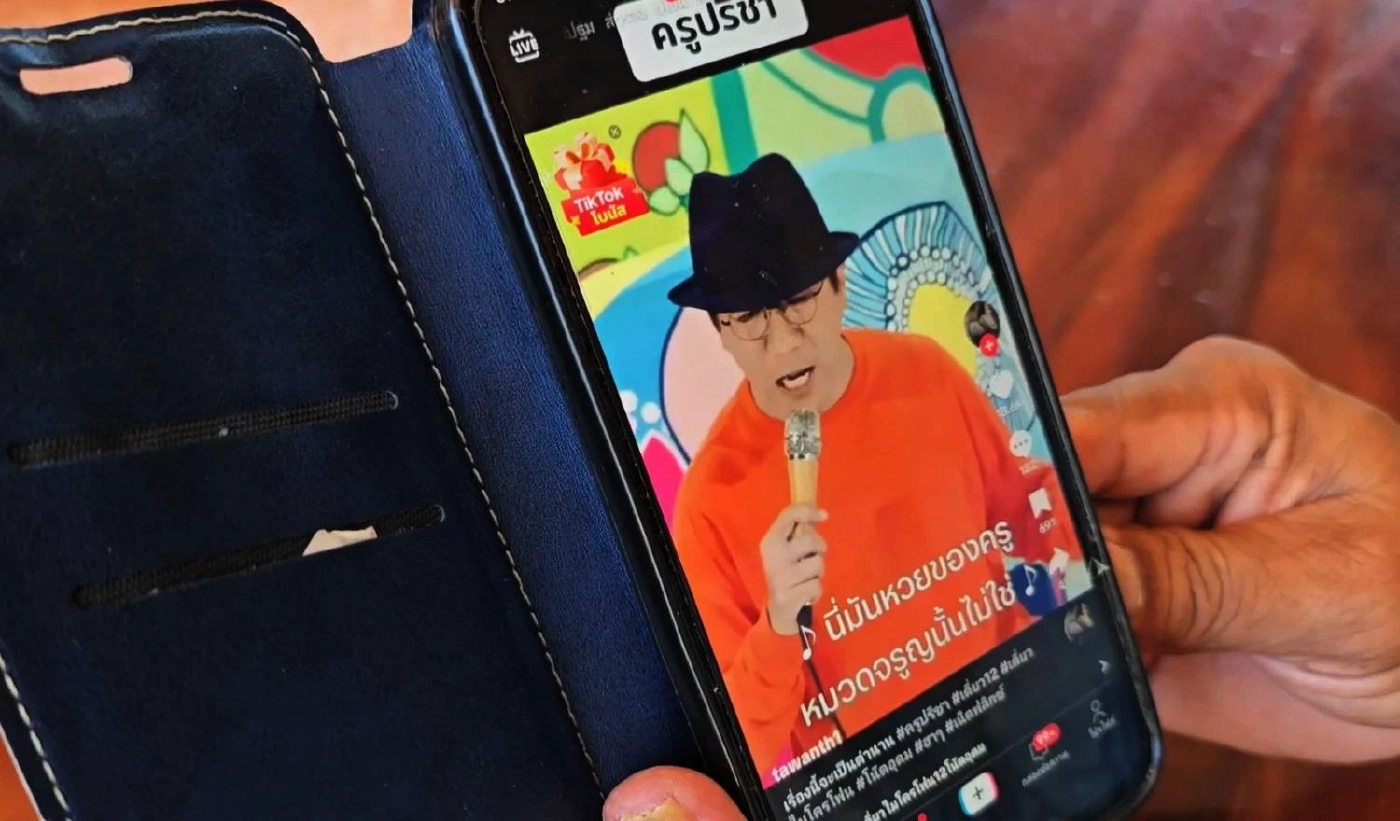 “โน้ส อุดม” เข้ารับทราบข้อกล่าวหาฯ ด้าน "ครูปรีชา" ยันเอาผิด หาว่า "สะตอ-แถไถ" ในเดี่ยวไมโครโฟน 12