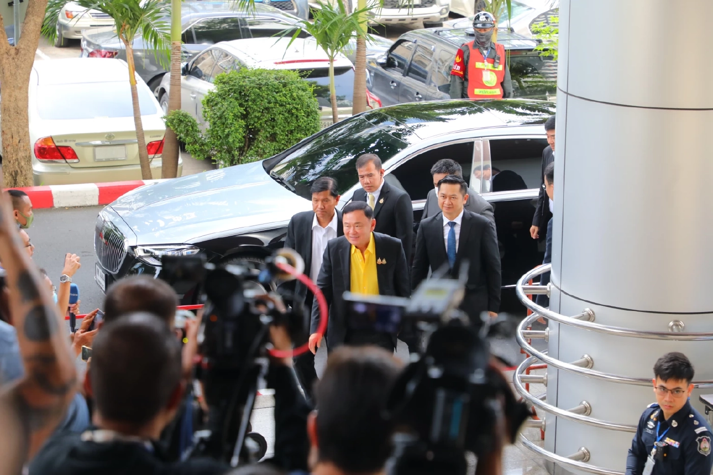 นายทักษิณ ชินวัตร อดีตนายกรัฐมนตรี