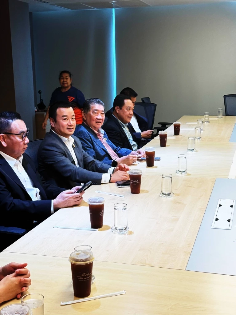 "ภูมิธรรม" ควง "ทวี-เดชอิศม์" พร้อมแกนนำเพื่อไทย หารือ "พรรคประชาชน" โหวตตั้งรัฐบาล