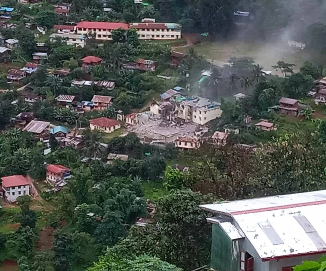 เมียนมา ทิ้งระเบิดขนาด 500 ปอนด์ใส่ชุมชน ชาวบ้านตายกว่า 20 ราย