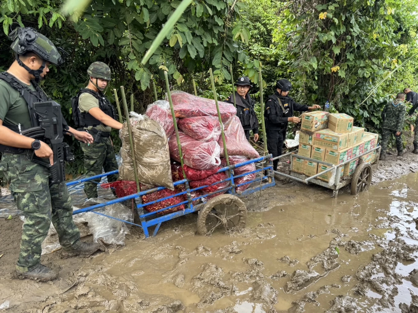 จับตา! ชายแดนกัมพูชาลอบส่งออกสินค้าอุปโภค-บริโภค สะท้อนวิกฤต