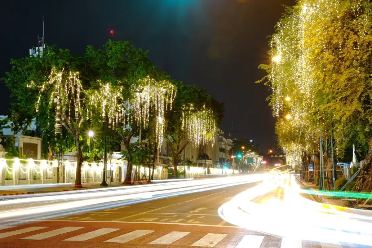 MEA เชิญชวนชมไฟประดับ เพื่อเป็นการเฉลิมพระเกียรติ เนื่องในโอกาสวันเฉลิมพระชนมพรรษาพระพันปีหลวง