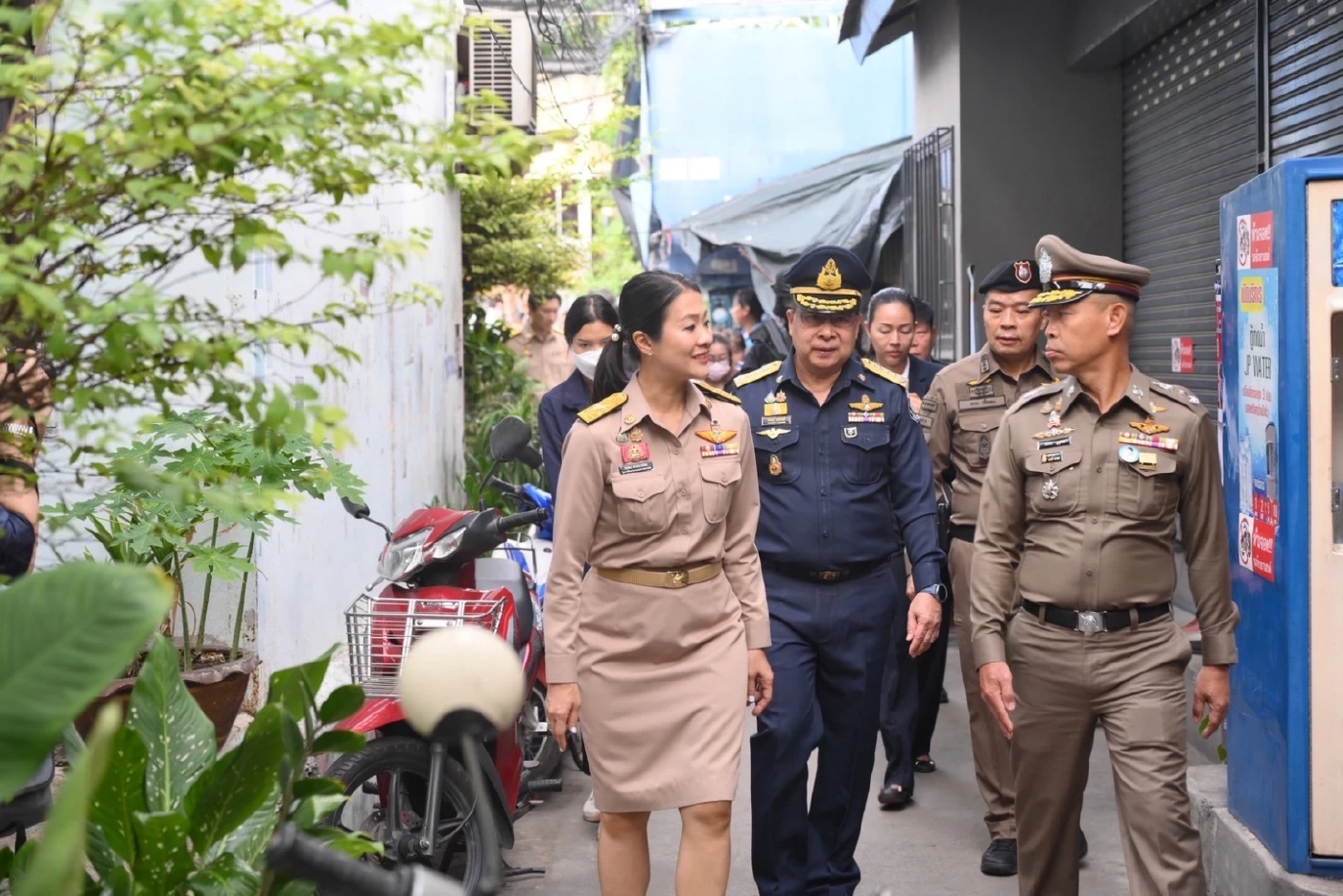 "ธีรรัตน์" จับมือ “ชัชชาติ-ตร.-ป.ป.ส.” ลุยตรวจชุมชนเสี่ยงยาเสพติดทั่ว กทม.