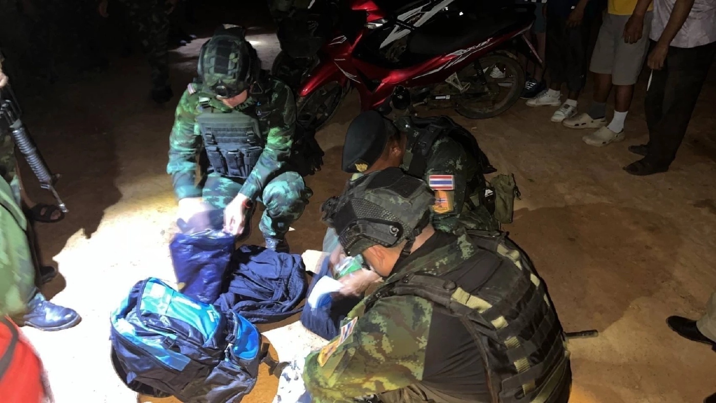 กกล.บูรพา จับ 16 คนไทย เตรียมลอบไปเป็นแก๊งคอลฝั่งกัมพูชา