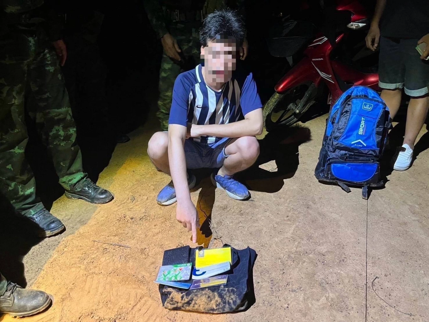 กกล.บูรพา จับ 16 คนไทย เตรียมลอบไปเป็นแก๊งคอลฝั่งกัมพูชา