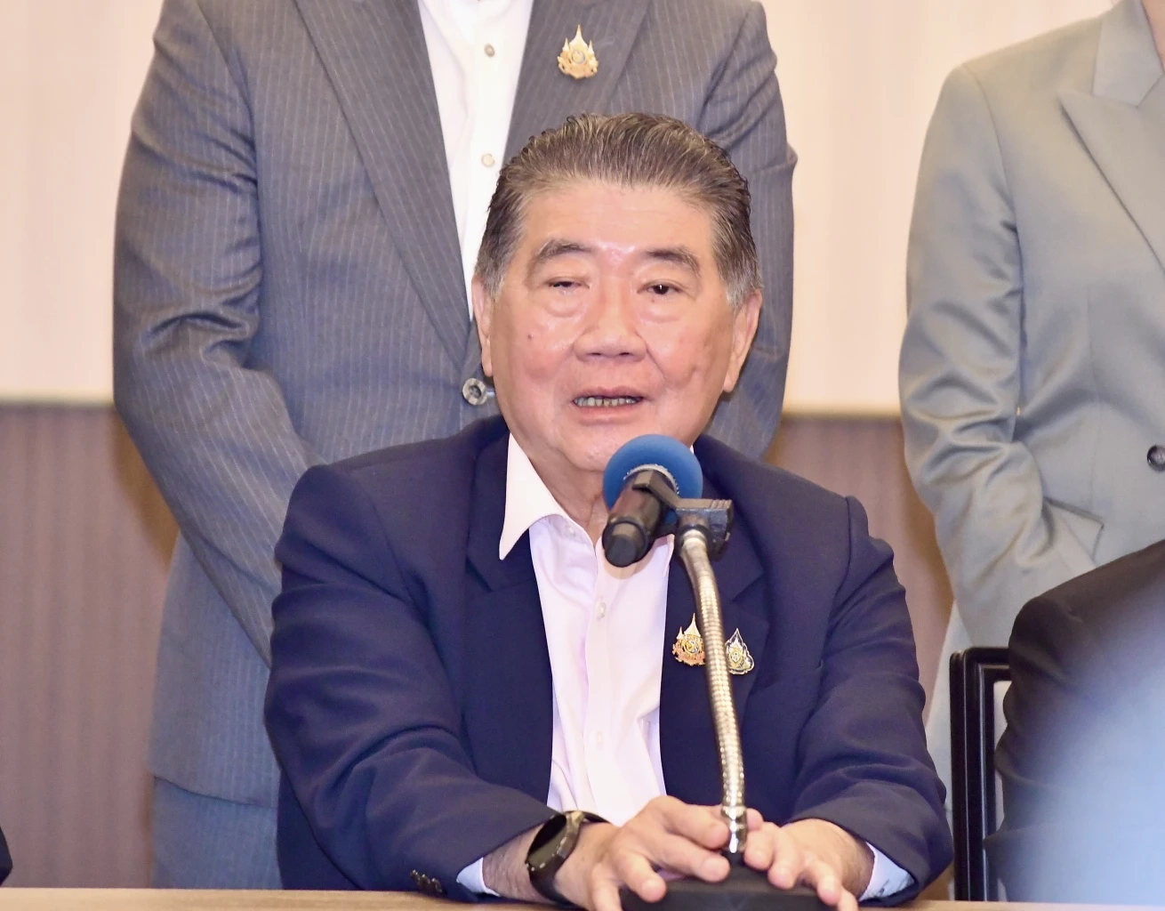 นายภูมิธรรม เวชยชัย