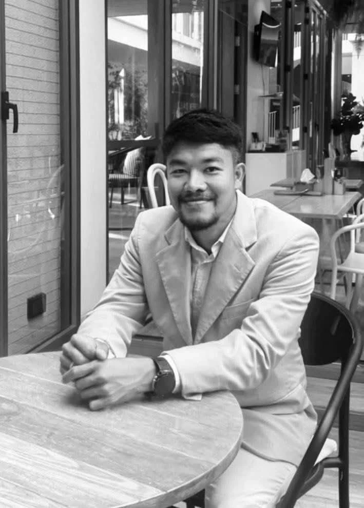  คุณโอ (นายสุรศักดิ์ ชนะ) ผู้จัดการสนามบินและครูการบิน