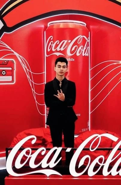 "ฮุนเซน" เท "วานดา" ป้องโคคา-โคลา อ้างว่า "เป็นการเสียสละเพื่อส่วนรวม"