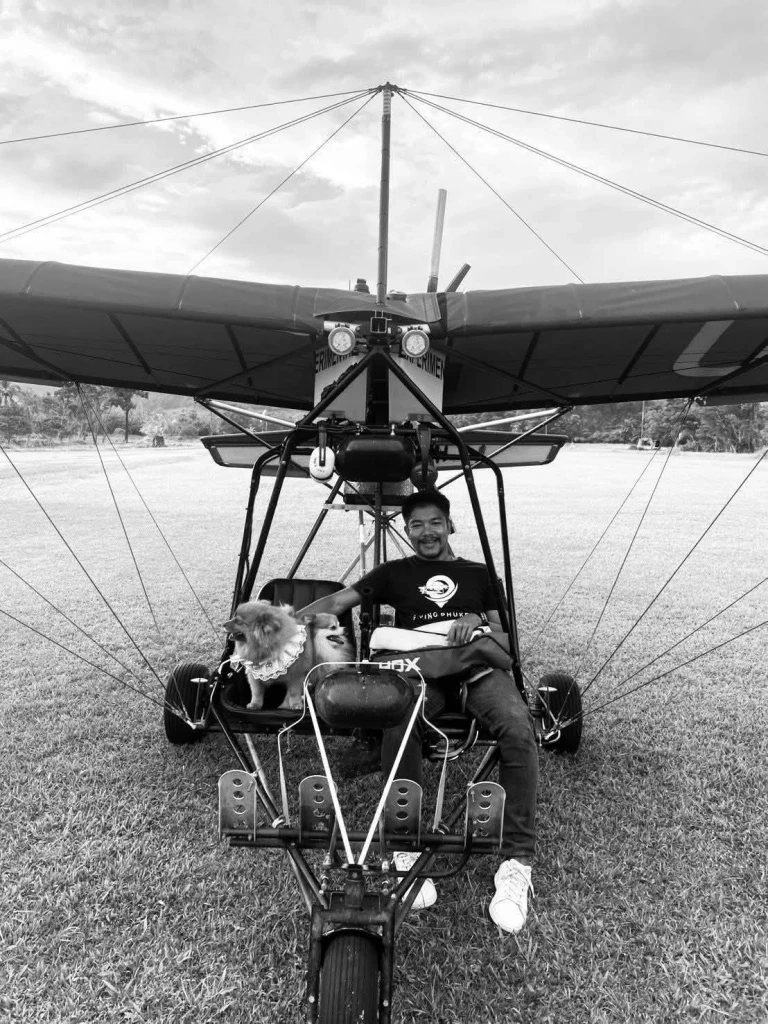  คุณโอ (นายสุรศักดิ์ ชนะ) ผู้จัดการสนามบินและครูการบิน