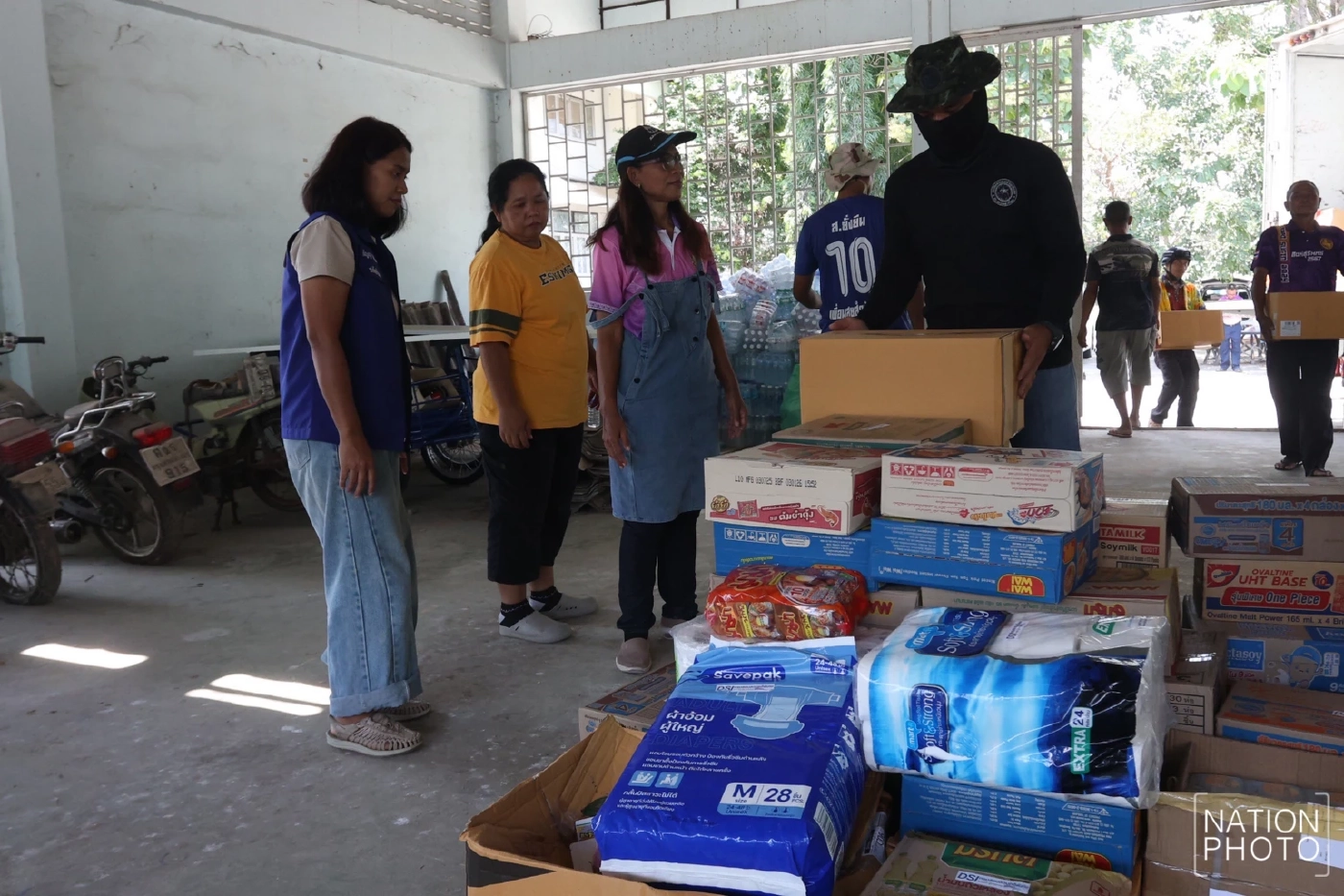“มูลนิธิเนชั่น” เดินหน้ามอบสิ่งของช่วยเหลือประชาชนที่กาบเชิง
