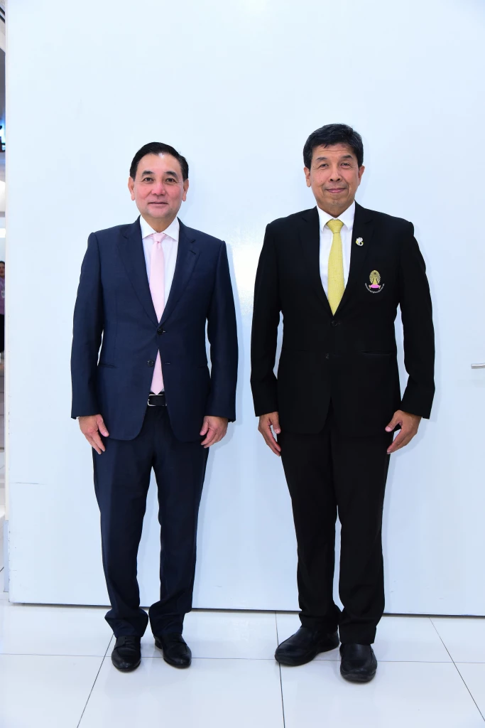 นายสารัชถ์ รัตนาวะดี - รศ.นพ.ฉันชาย สิทธิพันธุ์