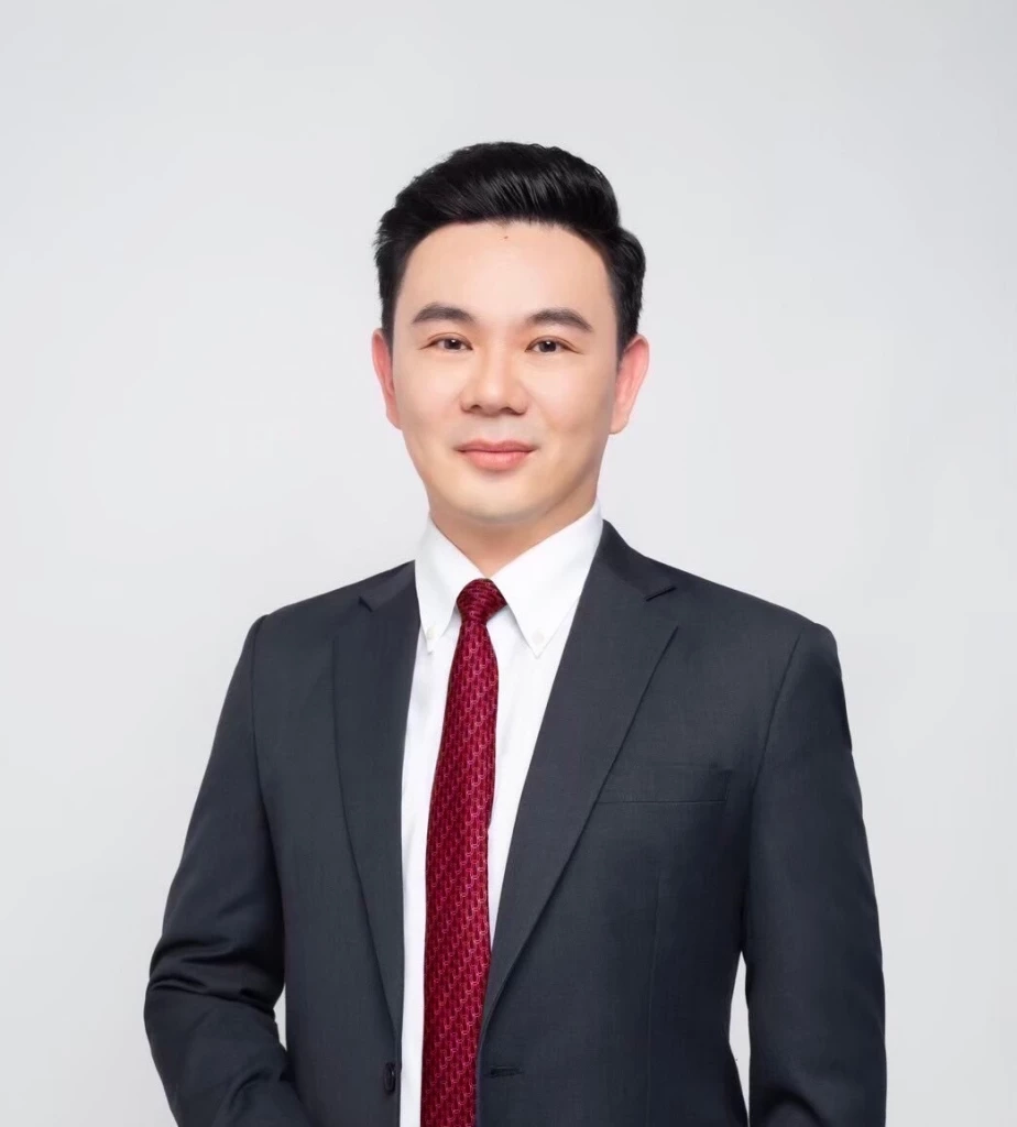 กฤชนนท์ อัยยปัญญา ผู้ช่วยรัฐมนตรีประจำกระทรวงคมนาคม