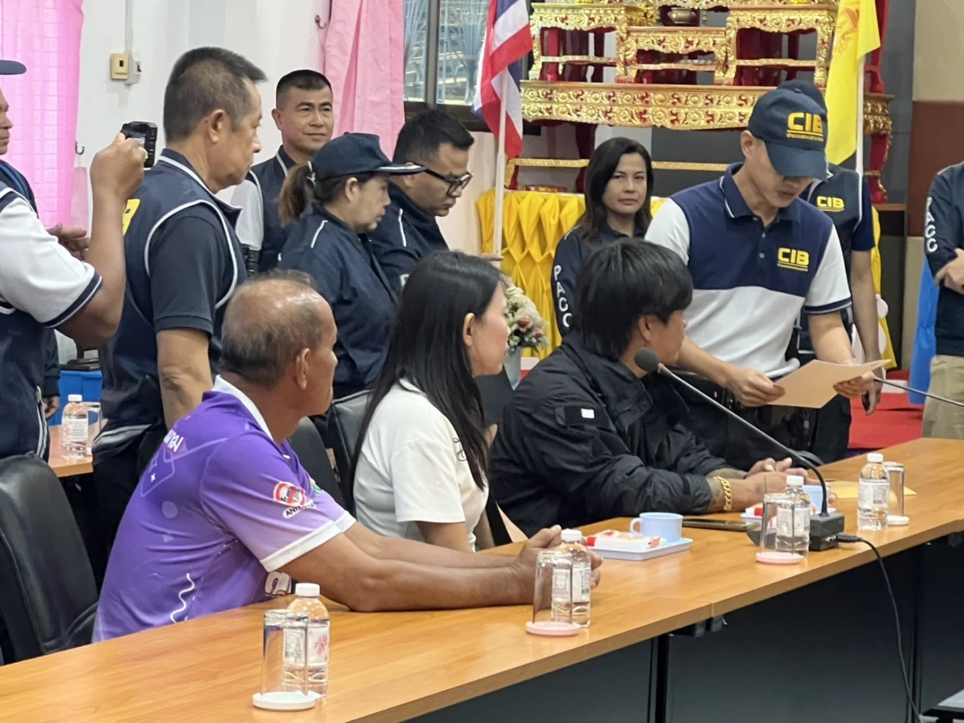 ด่วน ! "บิ๊กเต่า" ยกกำลังตำรวจ ปปป. บุกจับ "จอนนี่มือปราบ"และเมีย