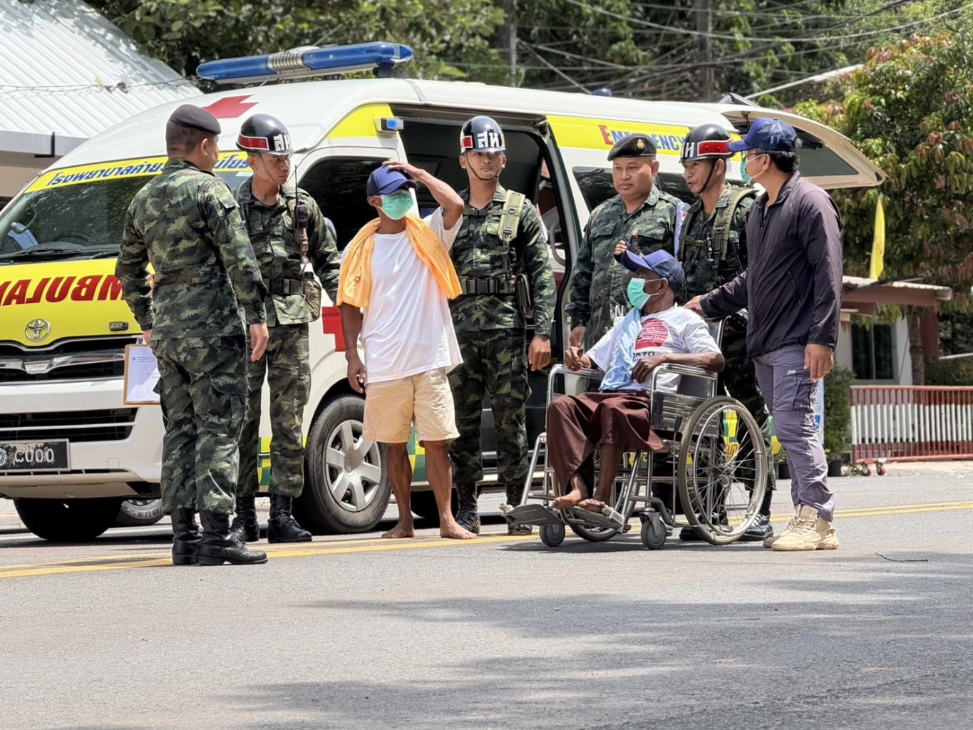 ส่ง 2 ทหารกัมพูชา แขนหัก-สะโพกเน่า-ป่วยจิต กลับประเทศแล้ว