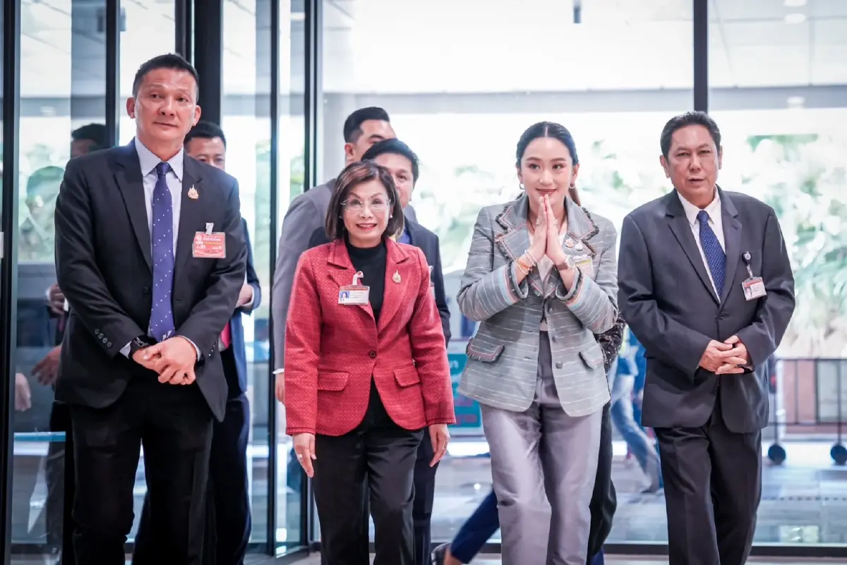 “แพทองธาร” อุบเผย 21 ส.ค.นี้แจงศาล รธน.ด้วยตัวเองหรือไม่