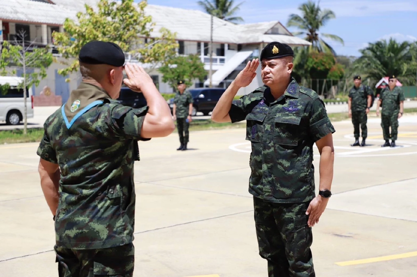 "มทภ.4" บินสำรวจแนวชายแดนนราธิวาสพบ  "ผู้ก่อเหตุรุนแรงขนอาวุธข้ามแดน"