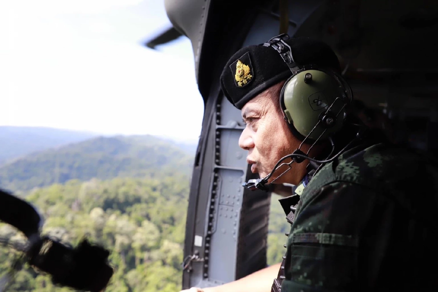 "มทภ.4" บินสำรวจแนวชายแดนนราธิวาสพบ  "ผู้ก่อเหตุรุนแรงขนอาวุธข้ามแดน"