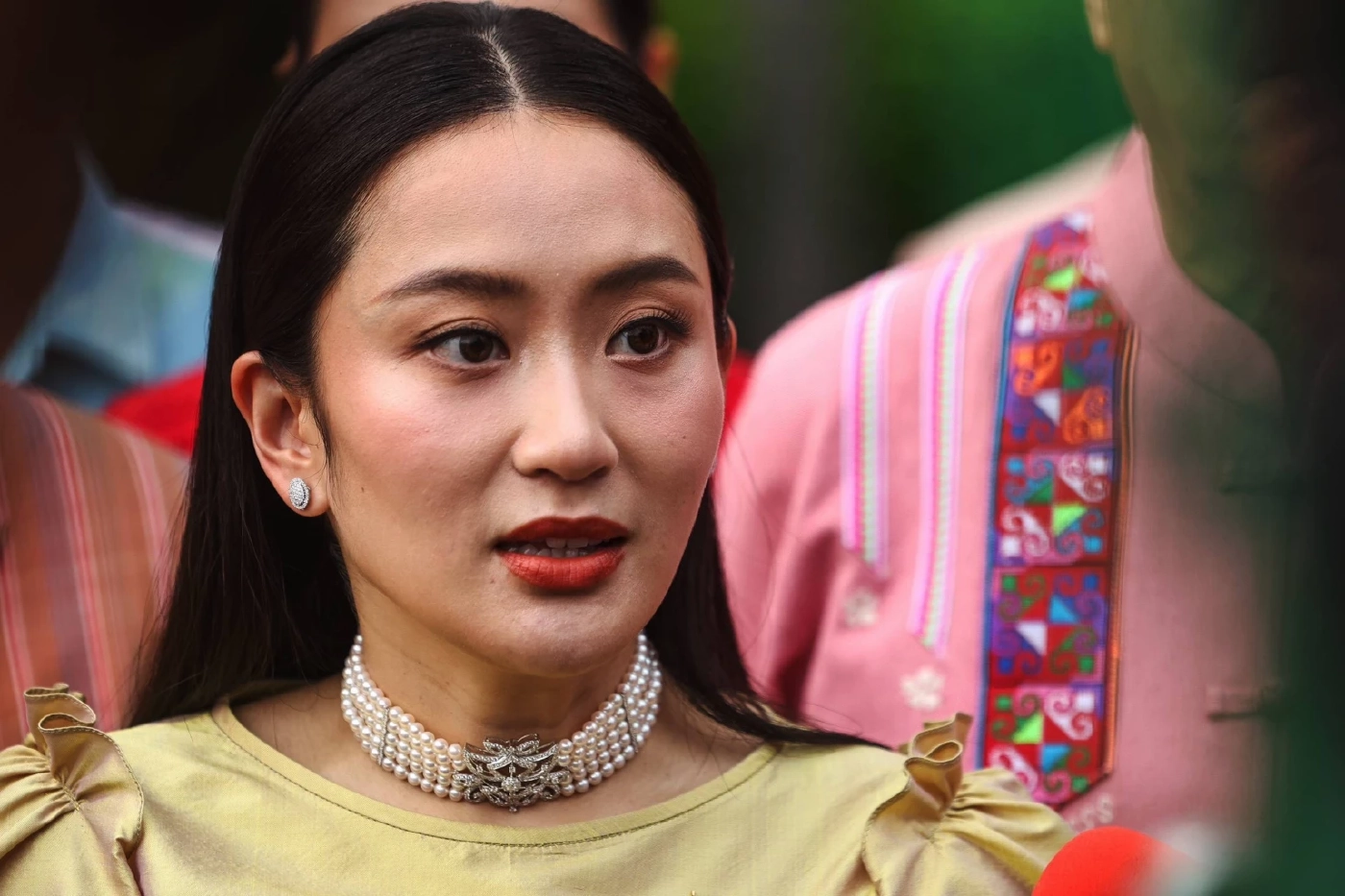 คำแถลงรัฐบาล "ก้าวผ่านสองวิกฤต เดินหน้าไปด้วยกัน"