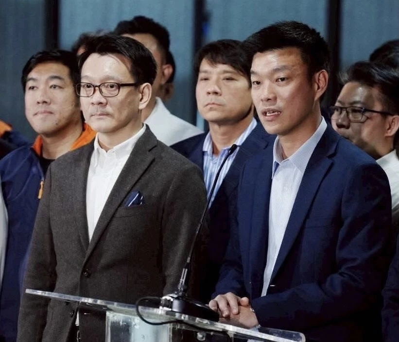 พรรคประชาชน ตัวเลือกในวิกฤตการเมืองรอบใหม่