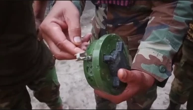 ด่วน! เจอมือถือปริศนาแถวภูมะเขือ มีคลิปเด็ดทหารกัมพูชา