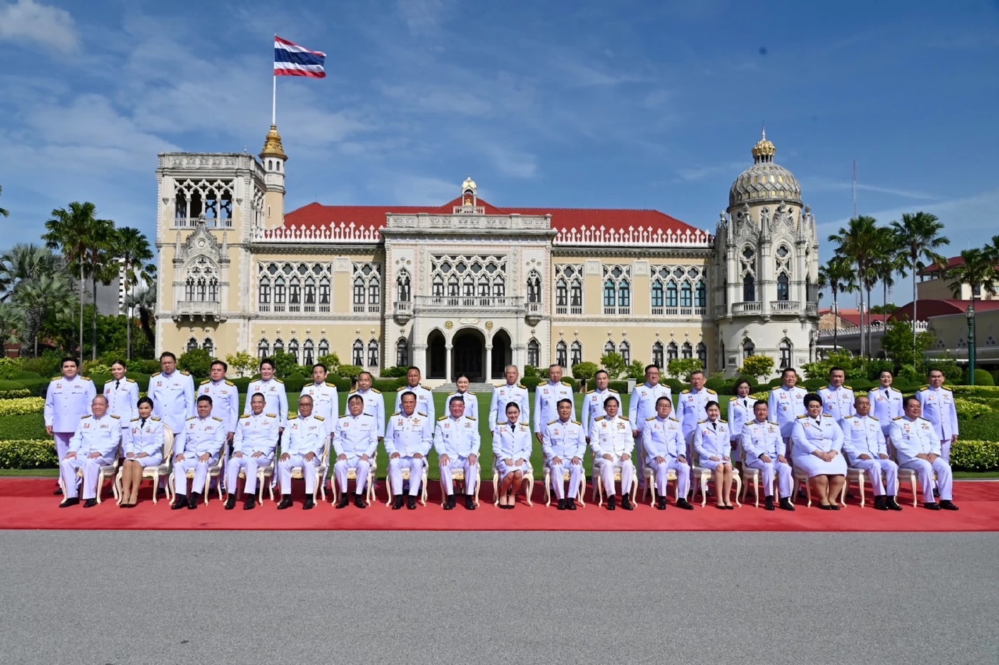 ย้อนอดีต อ่านอนาคตเส้นชีวิต “เเพทองธาร ชินวัตร” บนถนนเเห่งอำนาจ