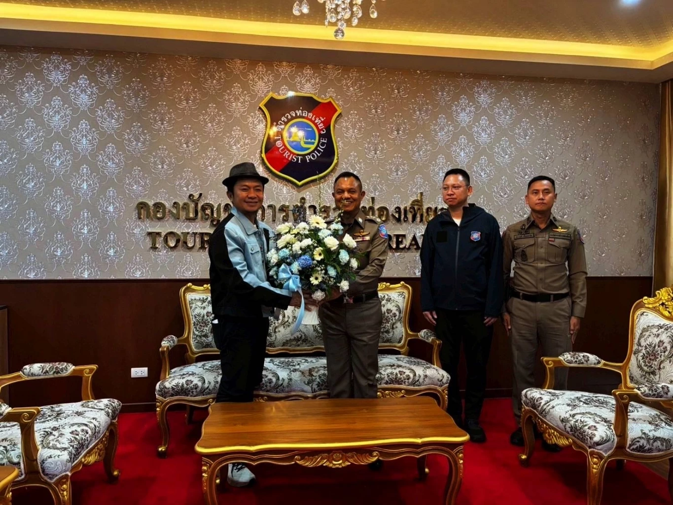 "อี๊ด โปงลาง" ขอบคุณตำรวจ จับคนร้ายหนึ่งในแก๊งหลอกลวงออนไลน์