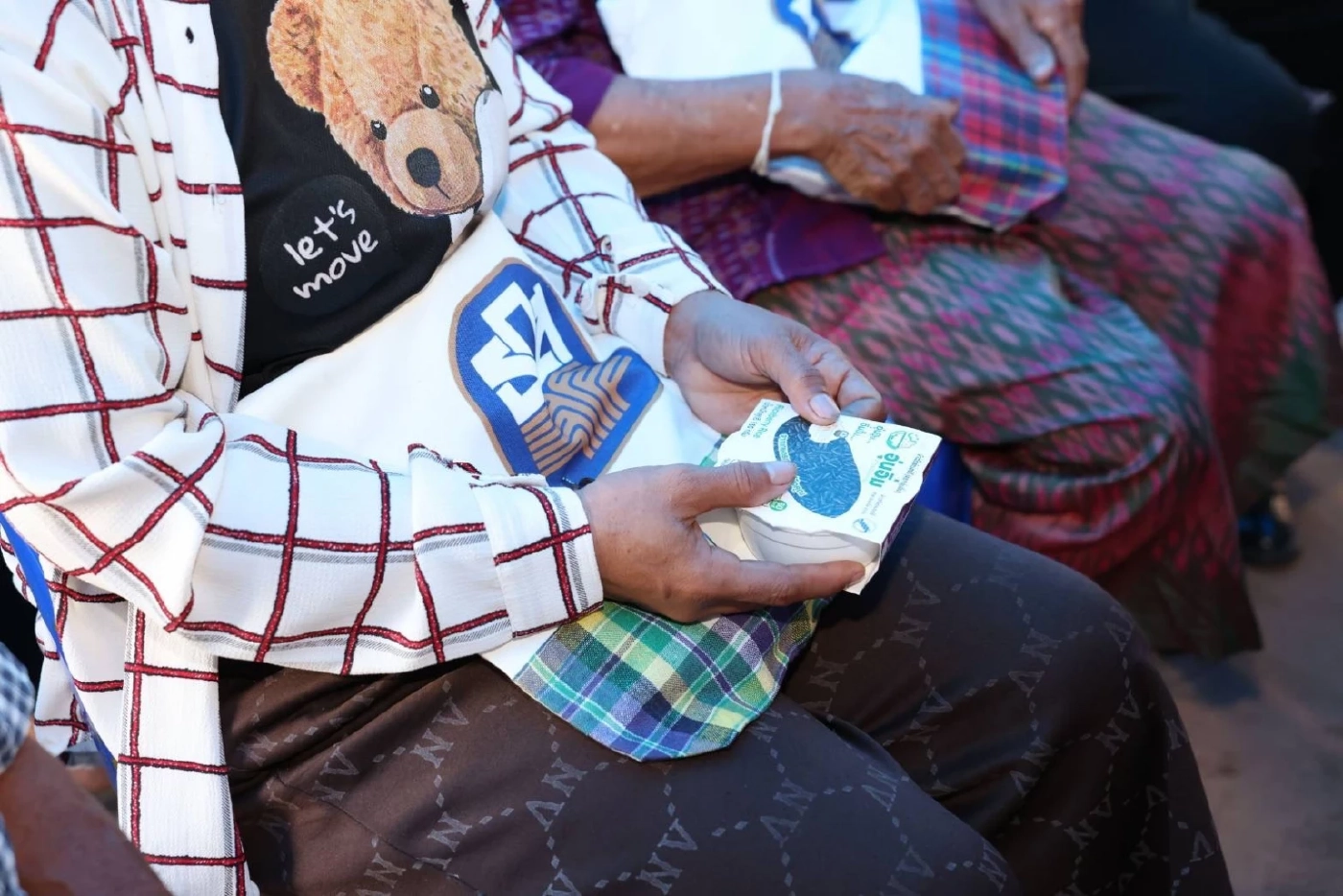 ธ.ก.ส. ช่วยเหลือ 2 ครอบครัวทหารกล้าเสียชีวิตจากเหตุไม่สงบชายแดน