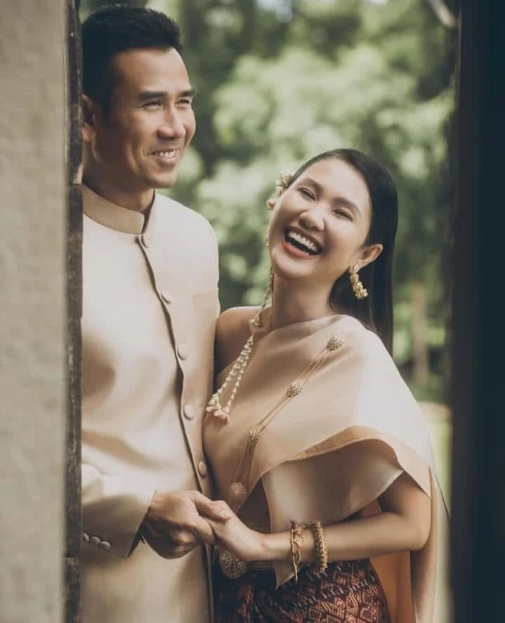 ฮุน มานา กับสามี ดี วิเจีย รอง ผบ.ตร.