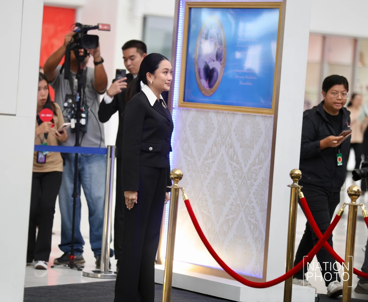 นายกฯอิ๊งค์ รีโพสต์สตอรี่ไอจี โต้ดราม่า คลิปบิดเบือน “นั่งลงลูก”