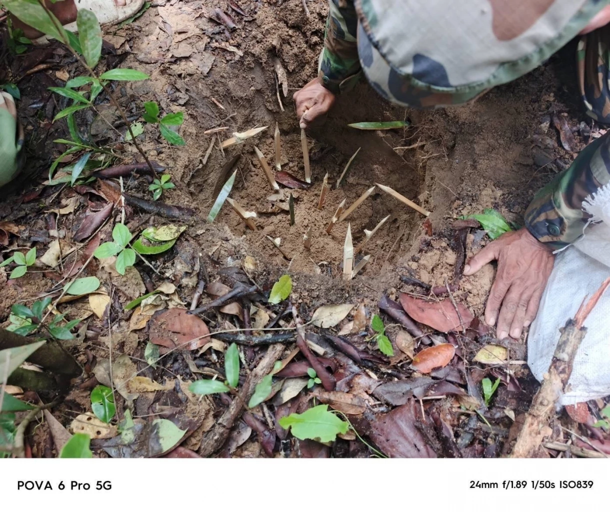 ด่วน! เจอมือถือปริศนาแถวภูมะเขือ มีคลิปเด็ดทหารกัมพูชา