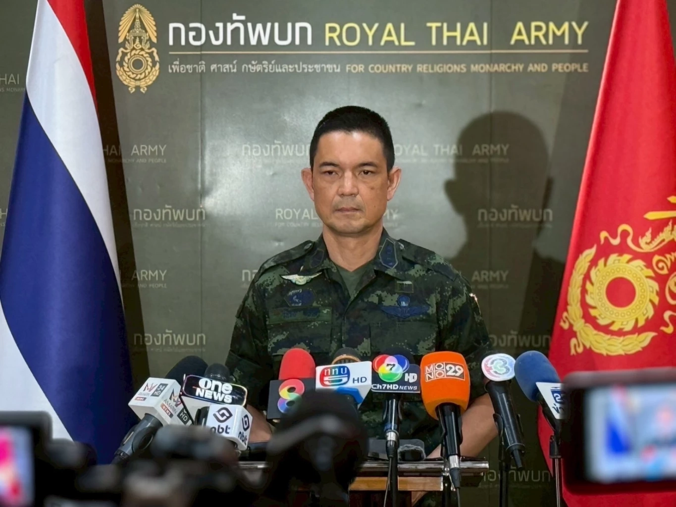 พล.ต.วินธัย สุวารี โฆษกกองทัพบก