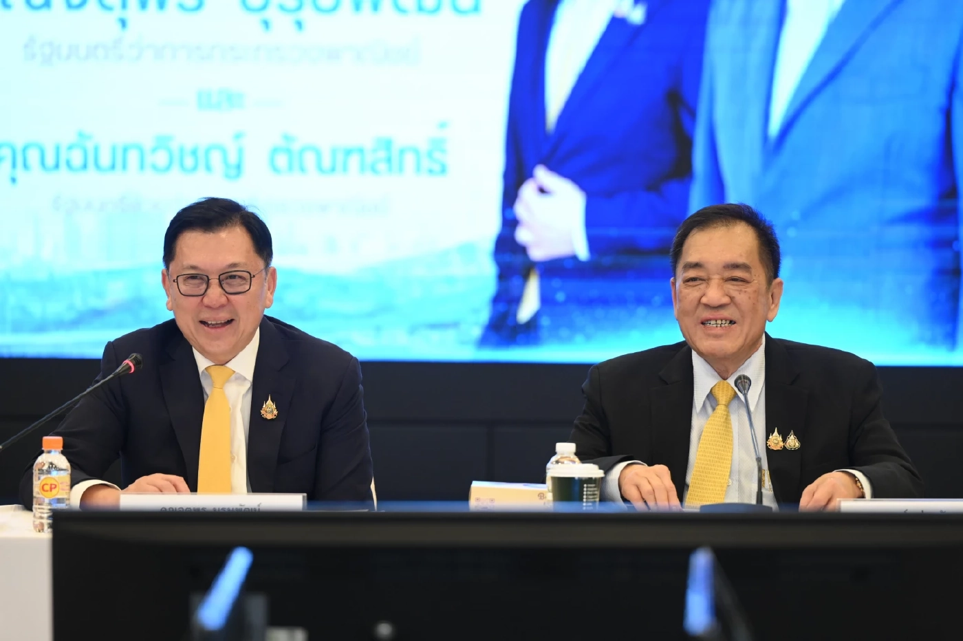 พาณิชย์ - หอการค้าฯ ดันความร่วมมือ นำไทยฝ่าวิกฤตเศรษฐกิจโลก