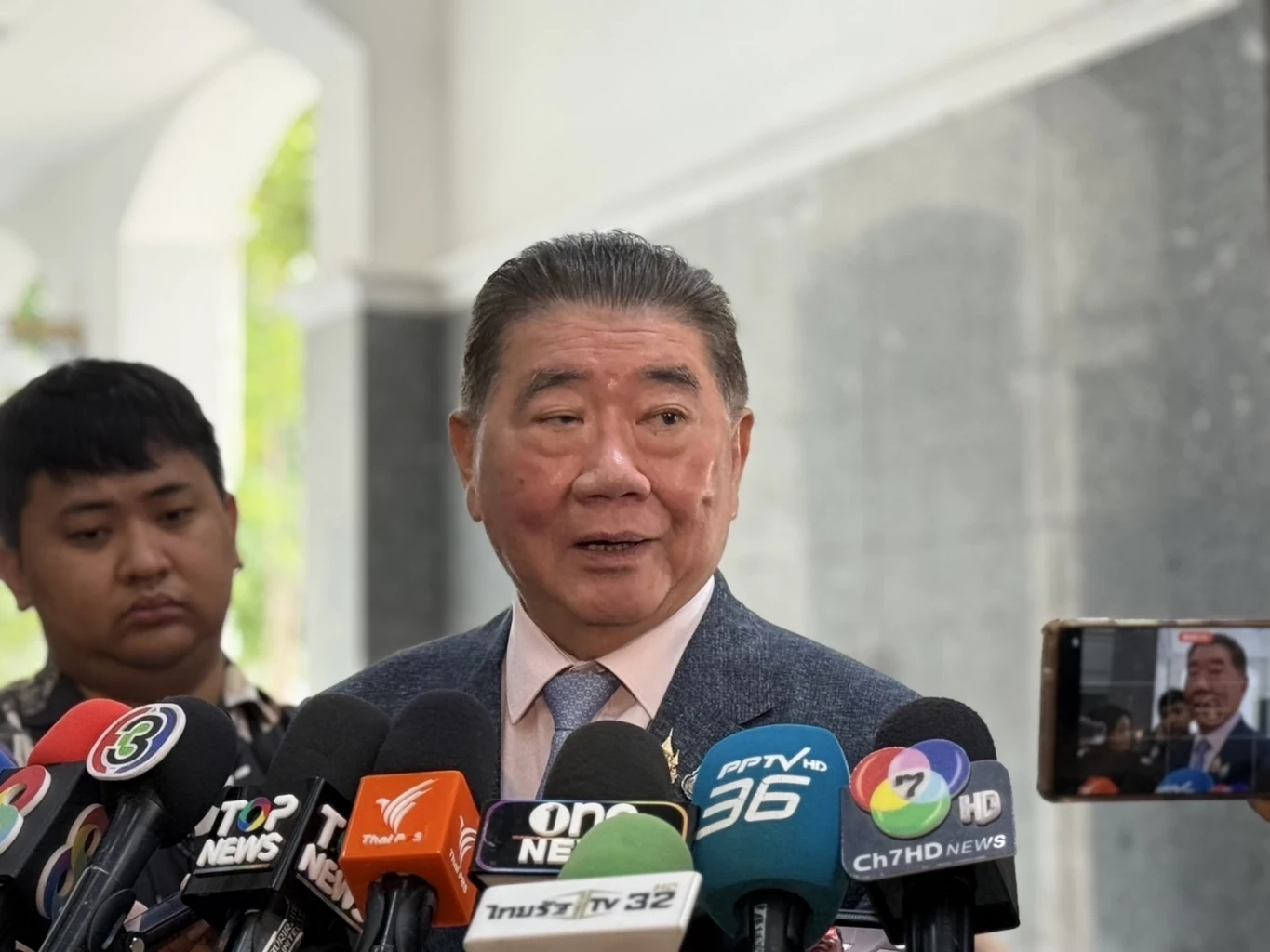 นายภูมิธรรม เวชยชัย รองนายกรัฐมนตรี และ รมว.มหาดไทย ในฐานะรักษาการนายกรัฐมนตรี 