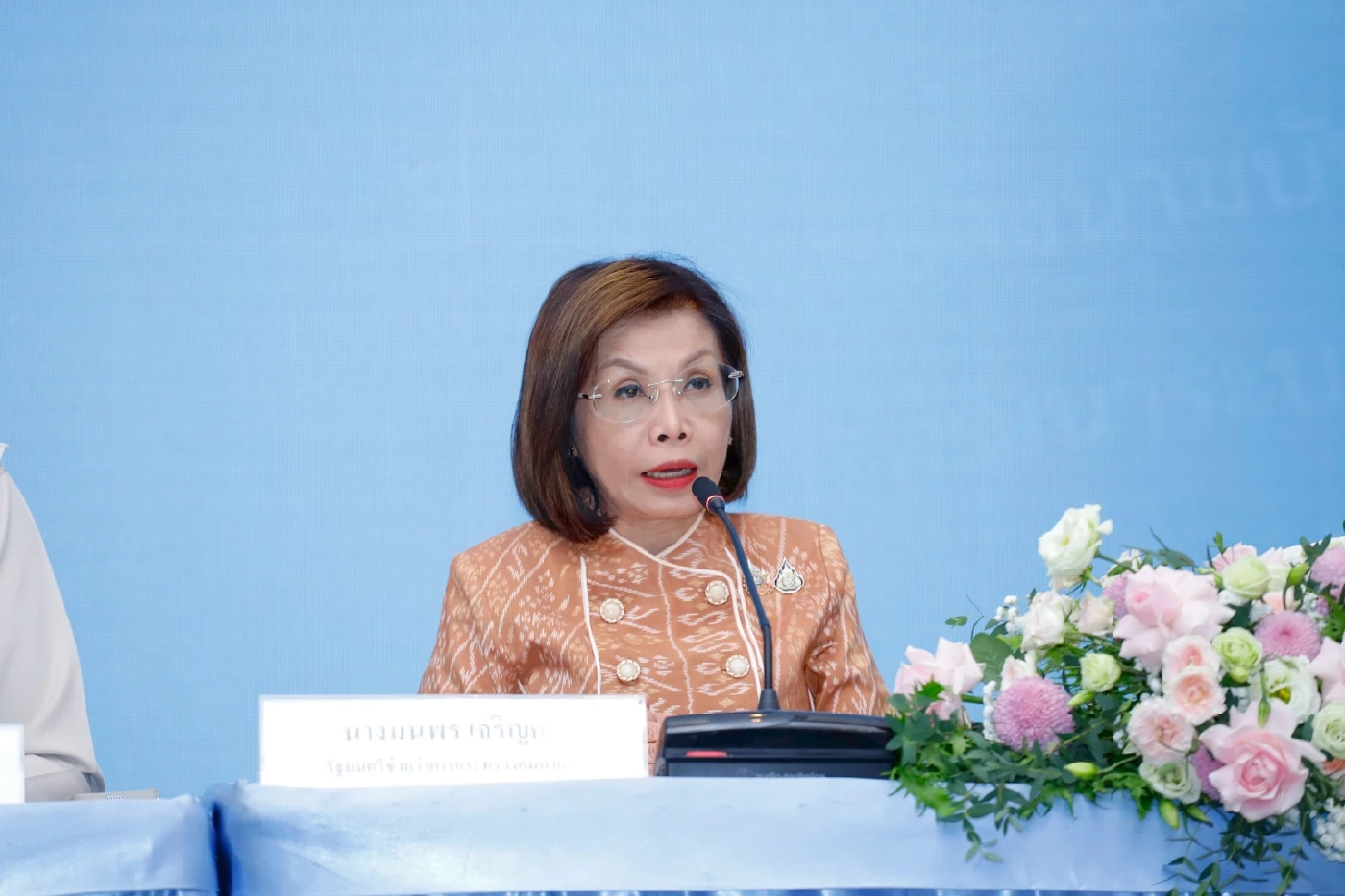 มนพร เจริญศรี รัฐมนตรีช่วยว่าการกระทรวงคมนาคม