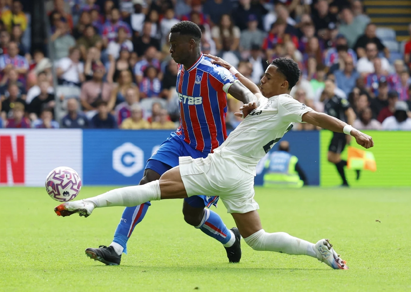 สรุปผลฟรีเมียร์ลีก: แมนฯ ยูไนเต็ด บุกเสมอ ฟูแล่ม 1-1, เอฟเวอร์ตันคว้าชัยประเดิมรังใหม่