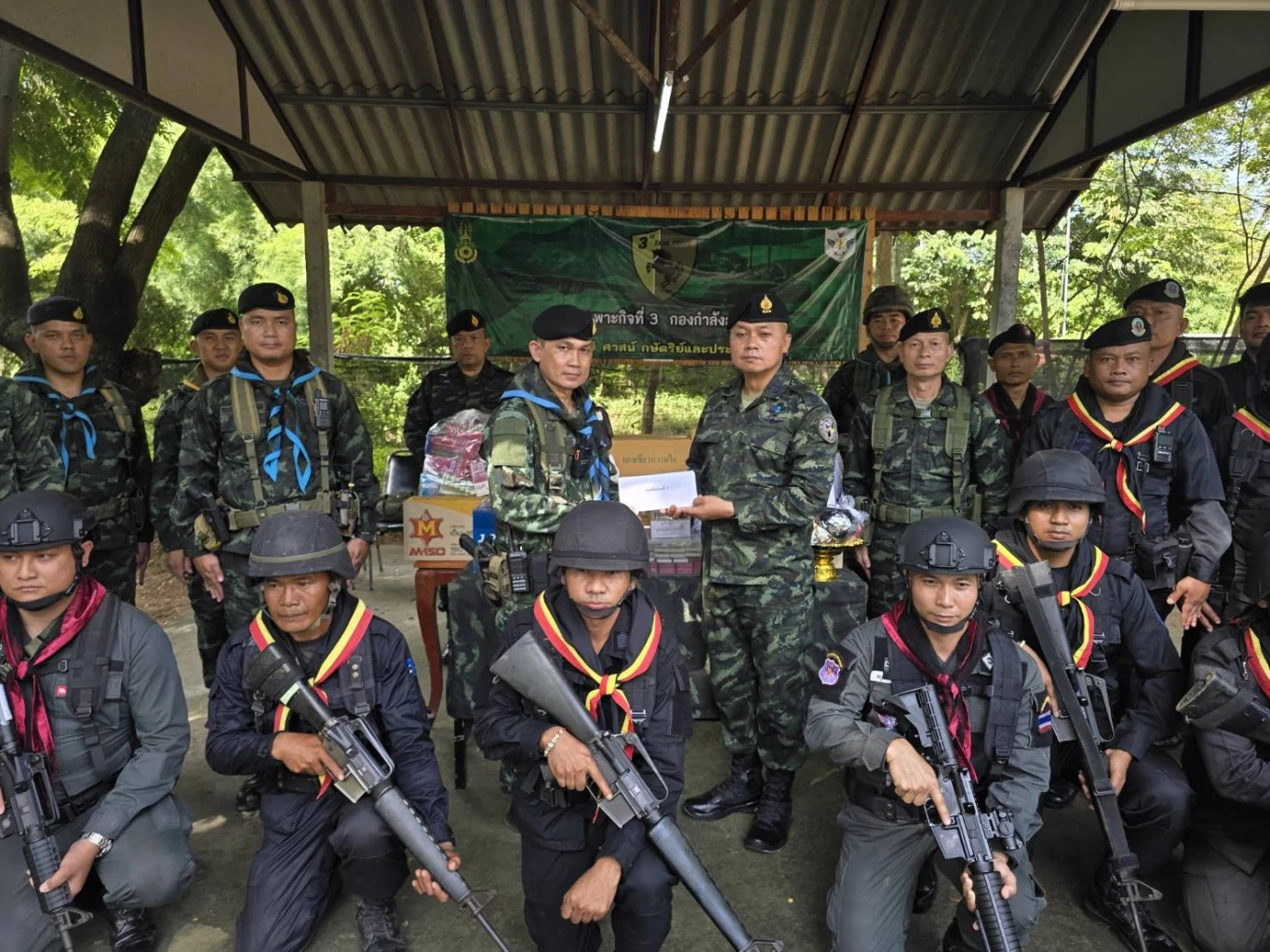 กรมสมเด็จพระเทพฯ มอบสิ่งของพระราชทาน ทหารชายแดนไทย-กัมพูชา
