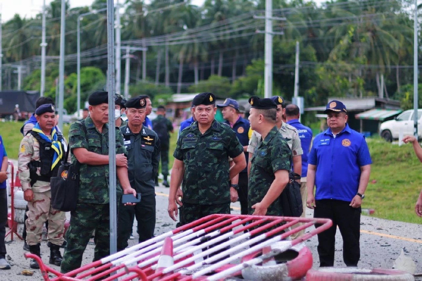 "มทภ.4" ลุยตรวจคาร์บอม สั่งปิดช่องทางหนี คุมเข้มแนวชายแดน (มีคลิป)