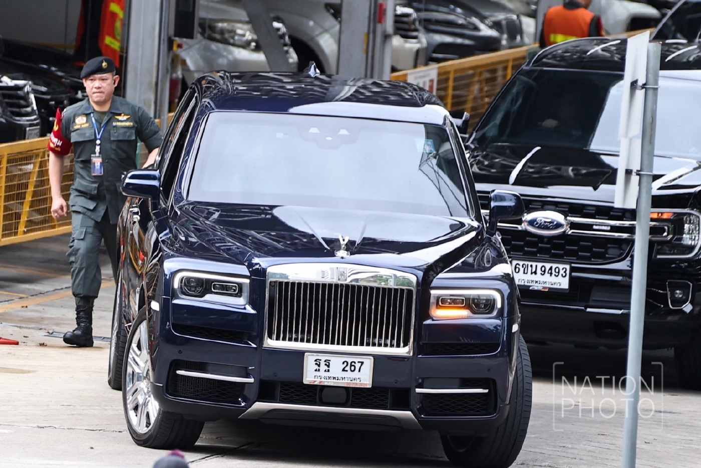 "ทักษิณ" เดินทางถึงศาลอาญา ฟังคำพิพากษา "คดี ม.112 - พ.ร.บ.คอมฯ"