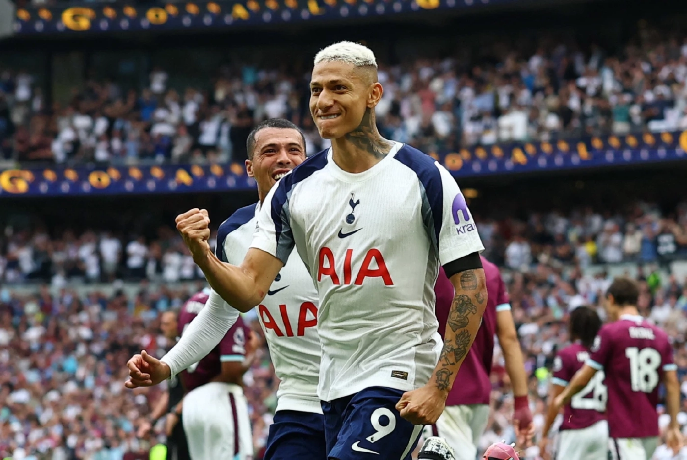 สรุปผลพรีเมียร์ลีก: 'เรือใบ' เปิดหัวสุดหรู, 'ริชาร์ลิซอน' กด 2 ตุงให้สเปอร์ส